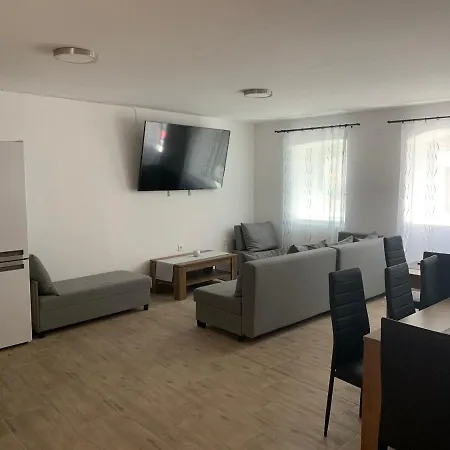 Zeg Fenye *